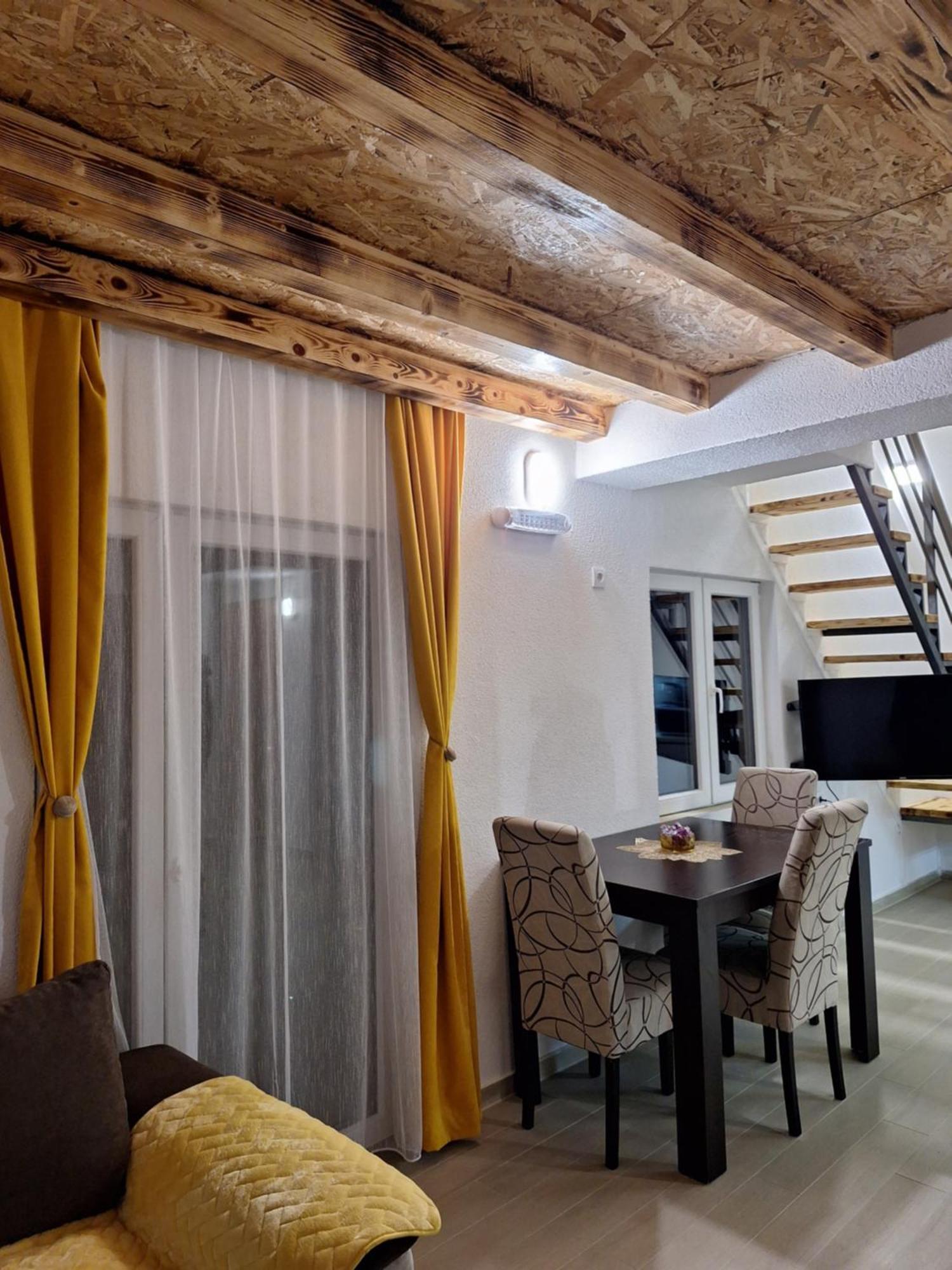 Apartmani Lena 普卢日内 外观 照片