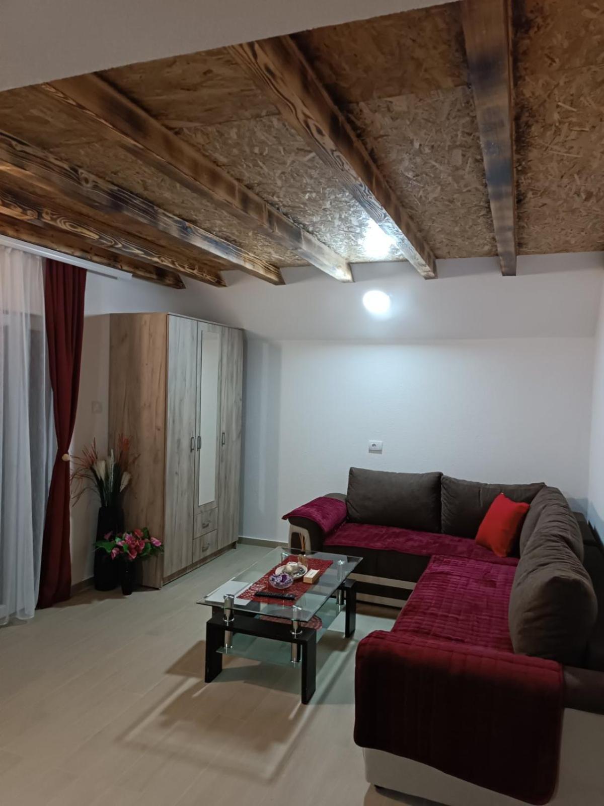 Apartmani Lena 普卢日内 客房 照片