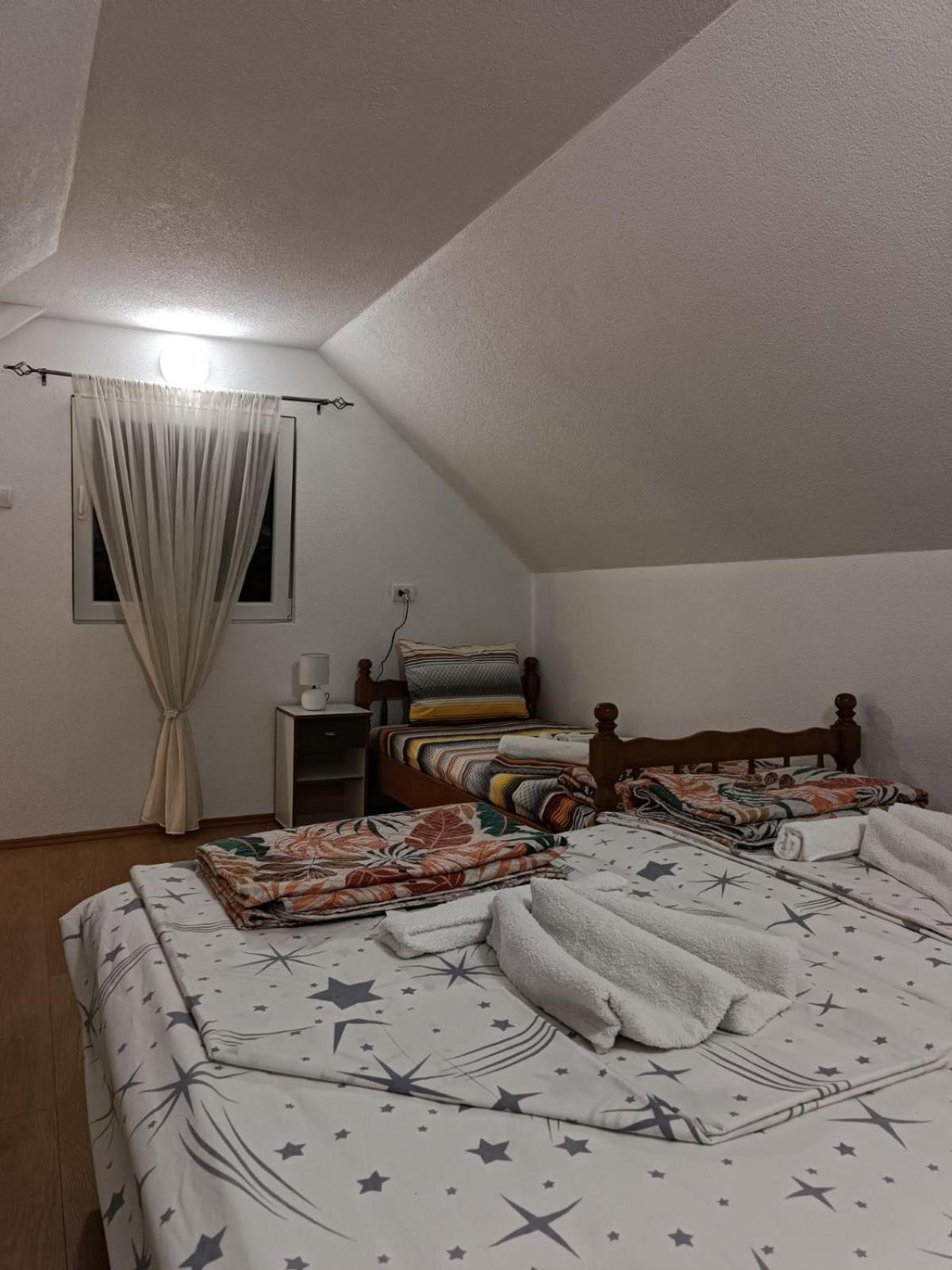 Apartmani Lena 普卢日内 客房 照片