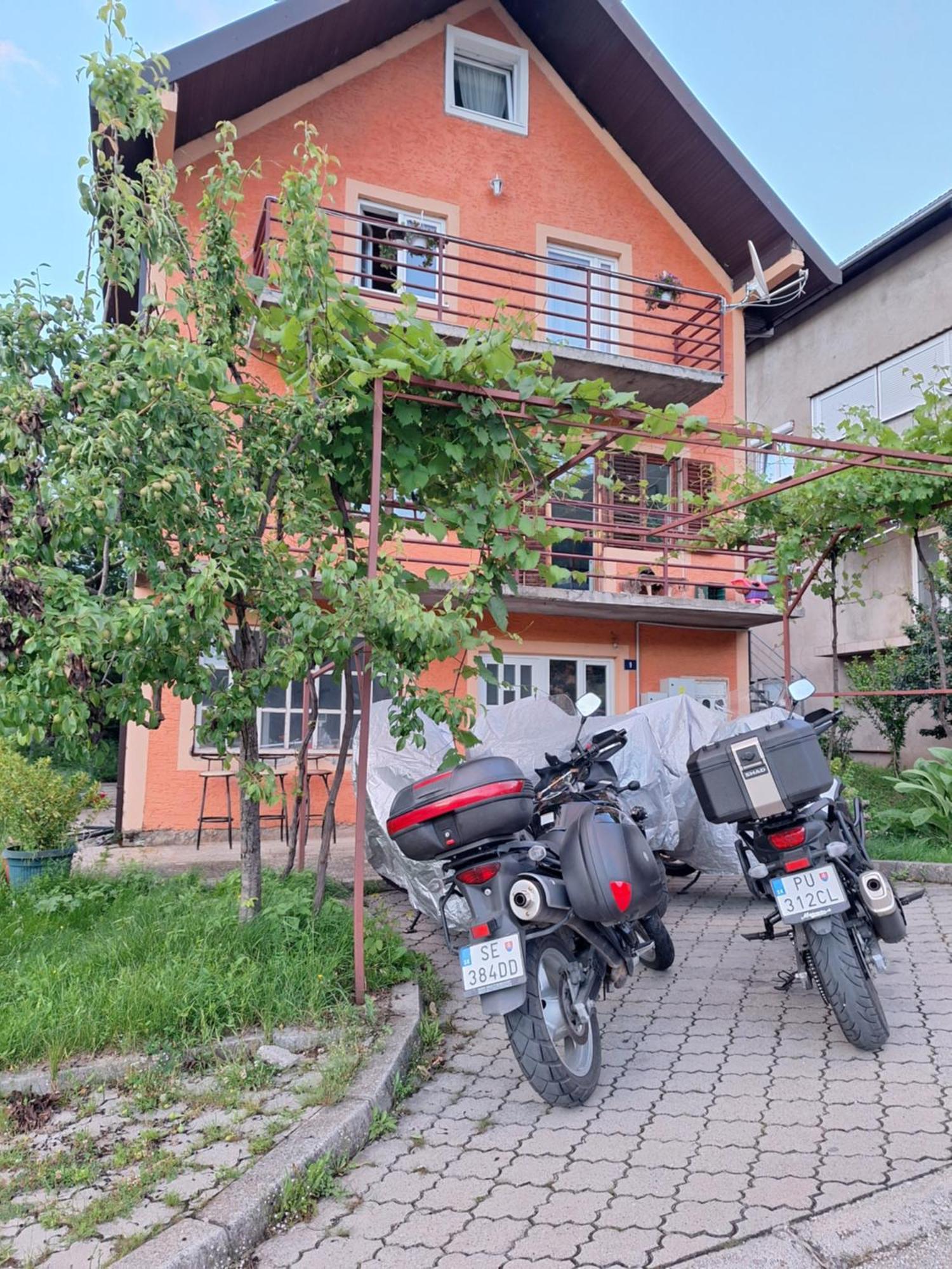 Apartmani Lena 普卢日内 客房 照片